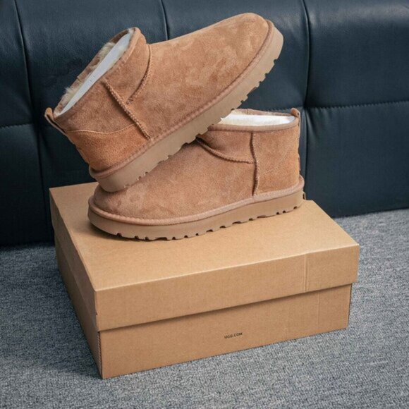 UGG Classic Ultra Mini Boots - Picture 2 of 6